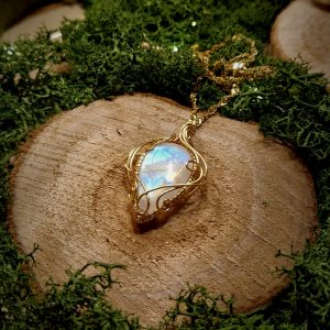 Collier doré pierre de lune