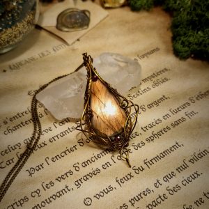 Talisman "Ignis" ~ Labradorite dorée