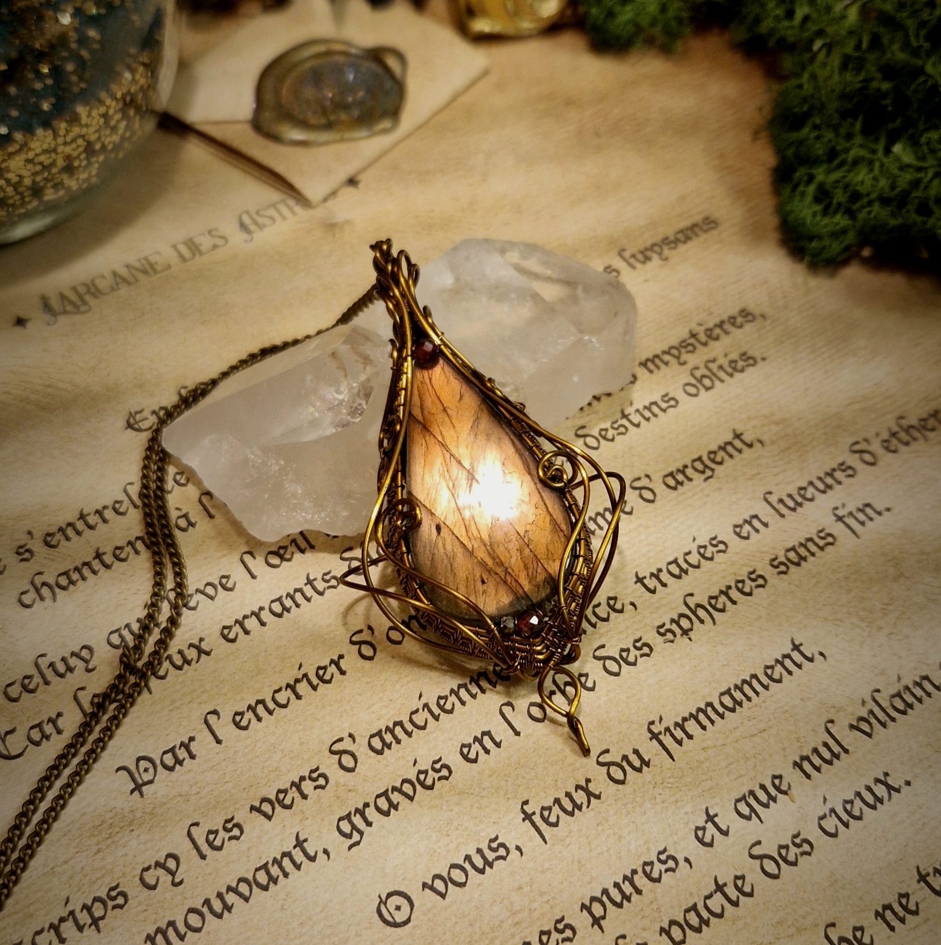 Talisman "Ignis" ~ Labradorite dorée